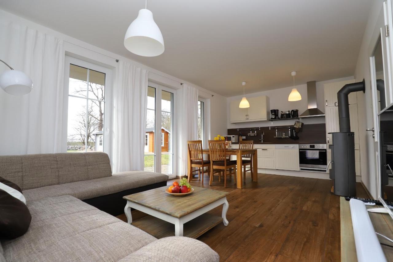 Ferienwohnung1 In Der Villa Westwind Thiessow Luaran gambar